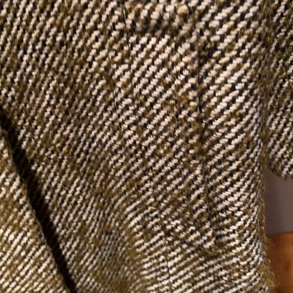 Vintage suit,Green,black, cream tweed, fur collar.Skirt /jacket. Excellent shape - Picture 3 of 8